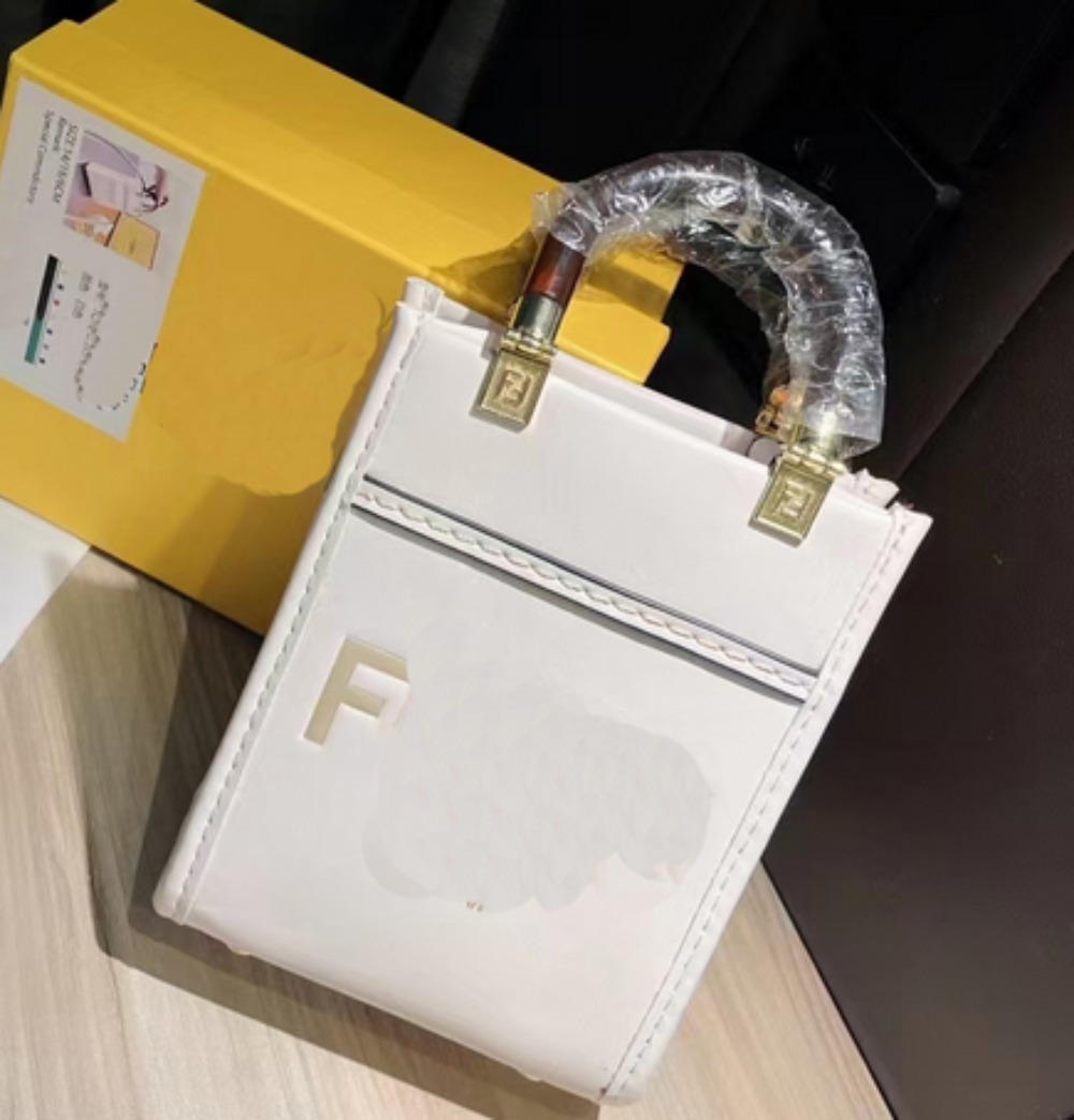 c02 Embossed designer bag Womens Designer Bag Saddlebag High Quality Luxury Handle Clutch Shoulder Evening Cross Body Bag Vintage Genuine Leather Bags