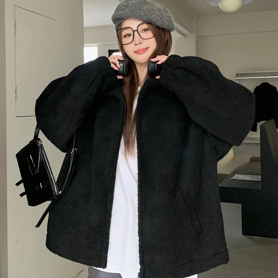 2024 Spring and Autumn Embroidered Letter Loose Stand Collar Thick Lamb Fleece Coat for Women Warm Lamb Fleece for Men 240919