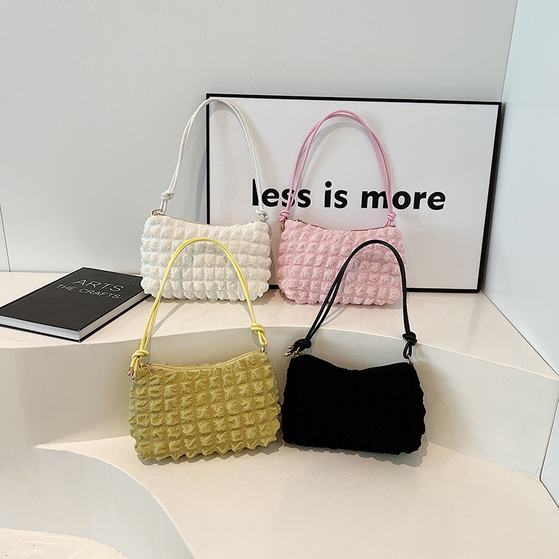 Simple temperament, gentle pleated cloud bag Women's new lightweight Korean version single shoulder small square bag