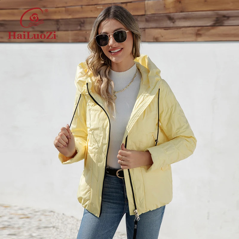 Hailuoqi Spring Womens Jacket Hooded Splicing Coat Windproof and Warm Park Elegant 7051 240918