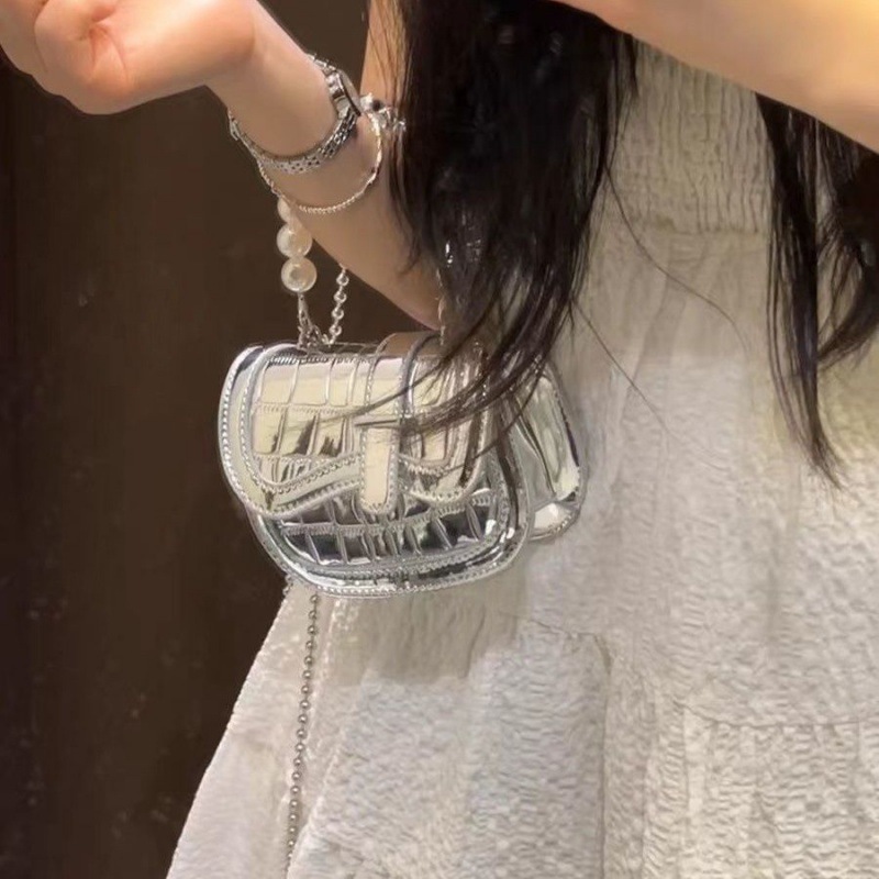 Chain Texture Pearl Mini Silver Diagonal Cross Handheld Shoulder Bag