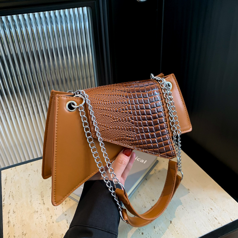 2025 Designer 2024 Korean 3 New Style Fashion Splicing Personalized Chain Underarm Hourglass Single Shoulder Bag