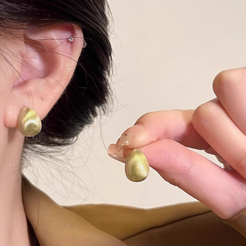Personality, simple metal earrings, high-fashion temperament, round earrings Free shipping