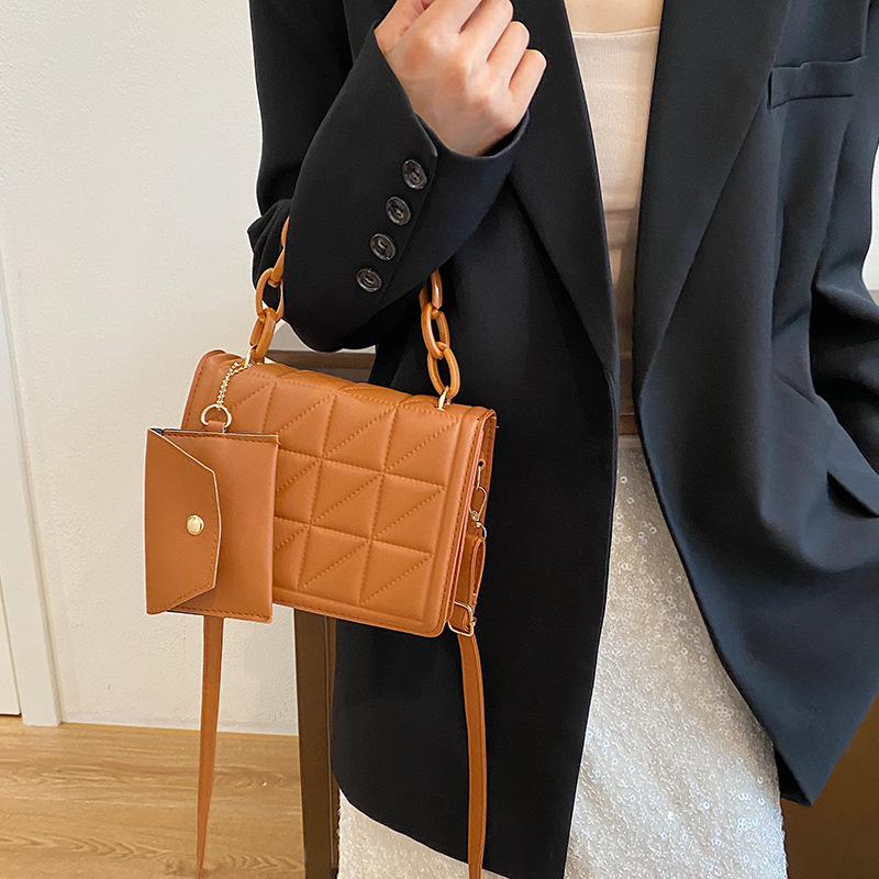 2025 Designer textured 3 2024 vintage small square bag Elegant and minimalist shoulder handbag