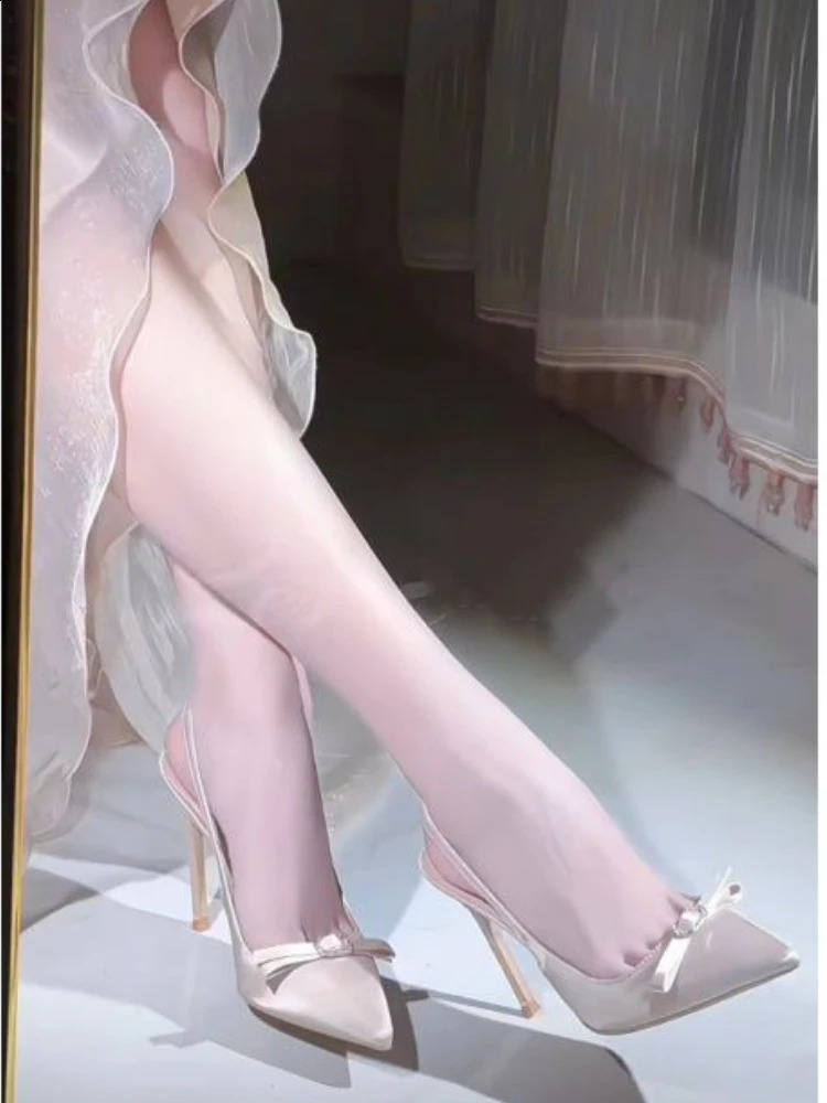 Elegant champagne colored high heels for womens summer 2024 item pointbow slim high heels for womens French sexy style satin single shoes 240919