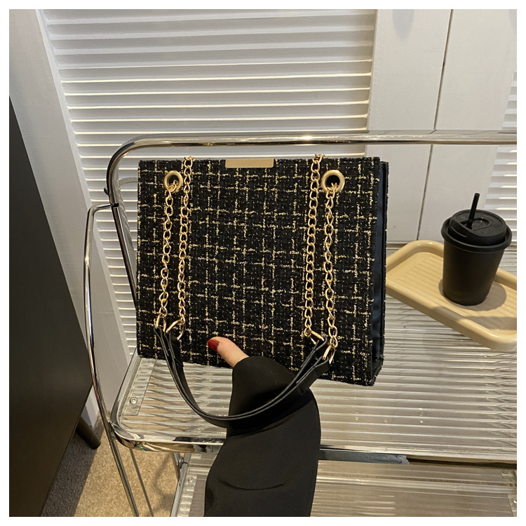 2025 Designer checkered chain Texture 3 small square bag Advanced contrasting color fashionable trendy handbag