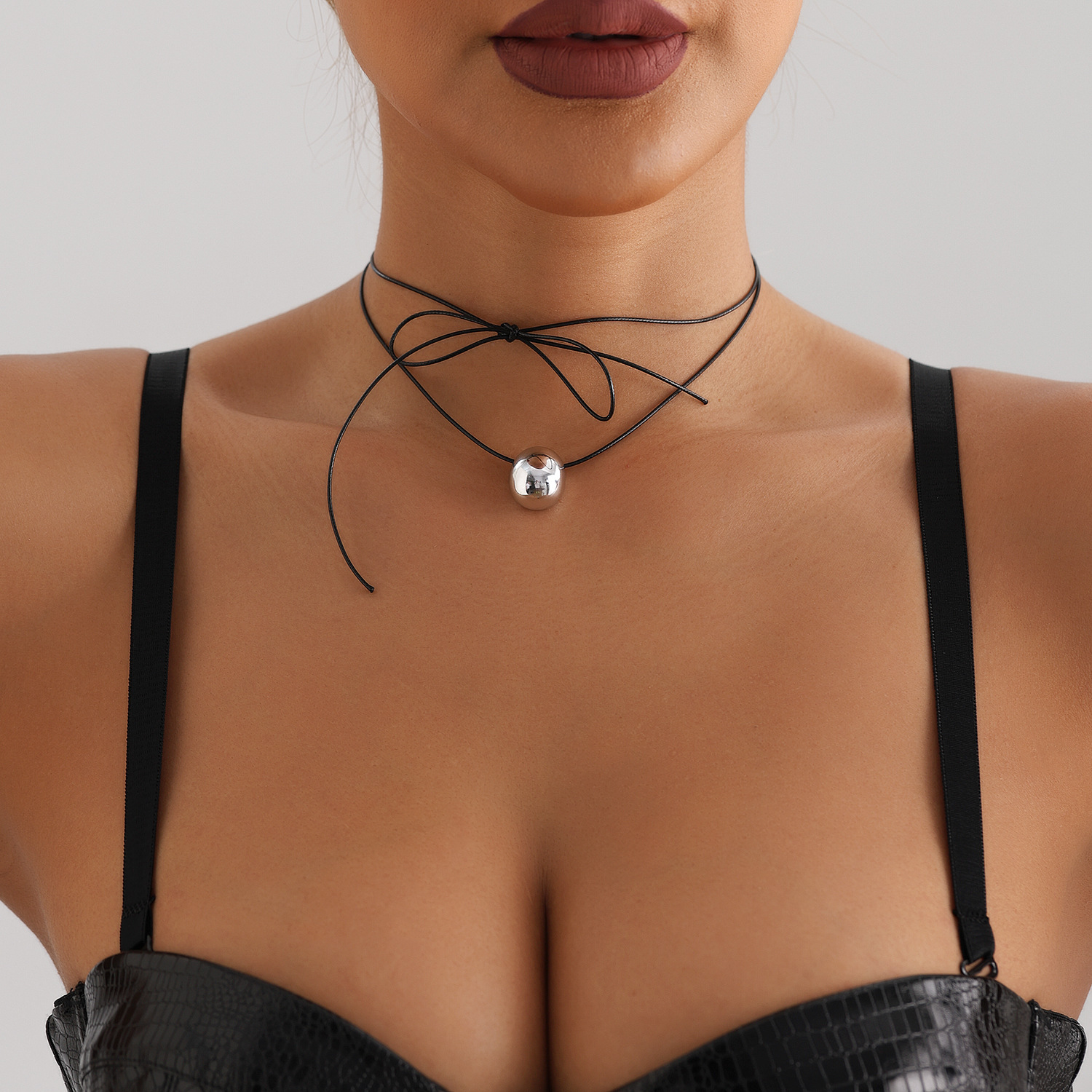 Stylish Geometrical Egg Pattern Choker - Women's Versatile Adjustable Wax Thread Necklace Stainless Steel Pendant Y2K Accessories Jewelry Dropshi