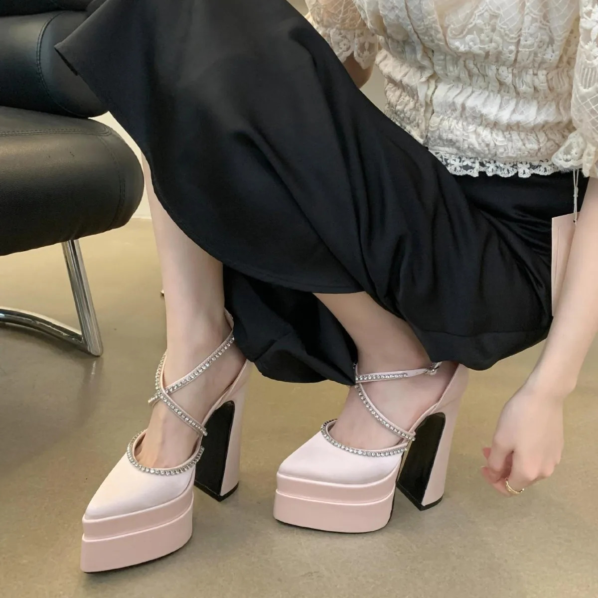 15cm Spring/Summer 2024 Fashion Platform Thick High Heels Hatred Sky High Point Satin High Heels Display Womens Single Shoes 240919