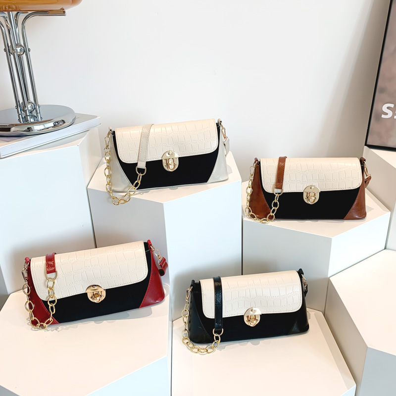 2024 new fashionable high-end chain shoulder small square retro versatile armpit bag acfe