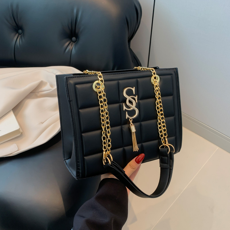 New Korean version single shoulder underarm bag Texture leisure chain diagonal cross small square bag