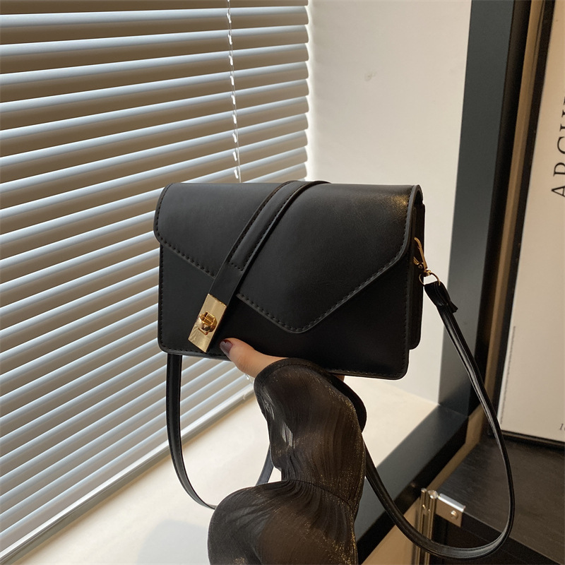 Advanced texture new large capacity versatile bag anti splash shoulder bag