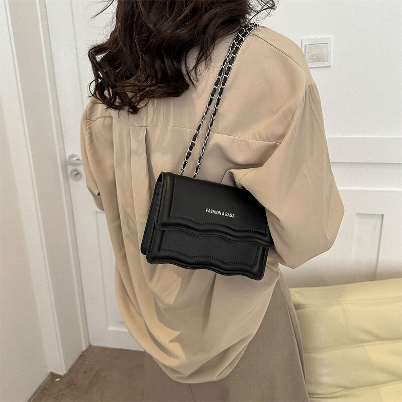 Gelombang Niche Wanita 2023 a Baru Rantai Persegi Kecil Bahu Crossbody Ketiak Beg