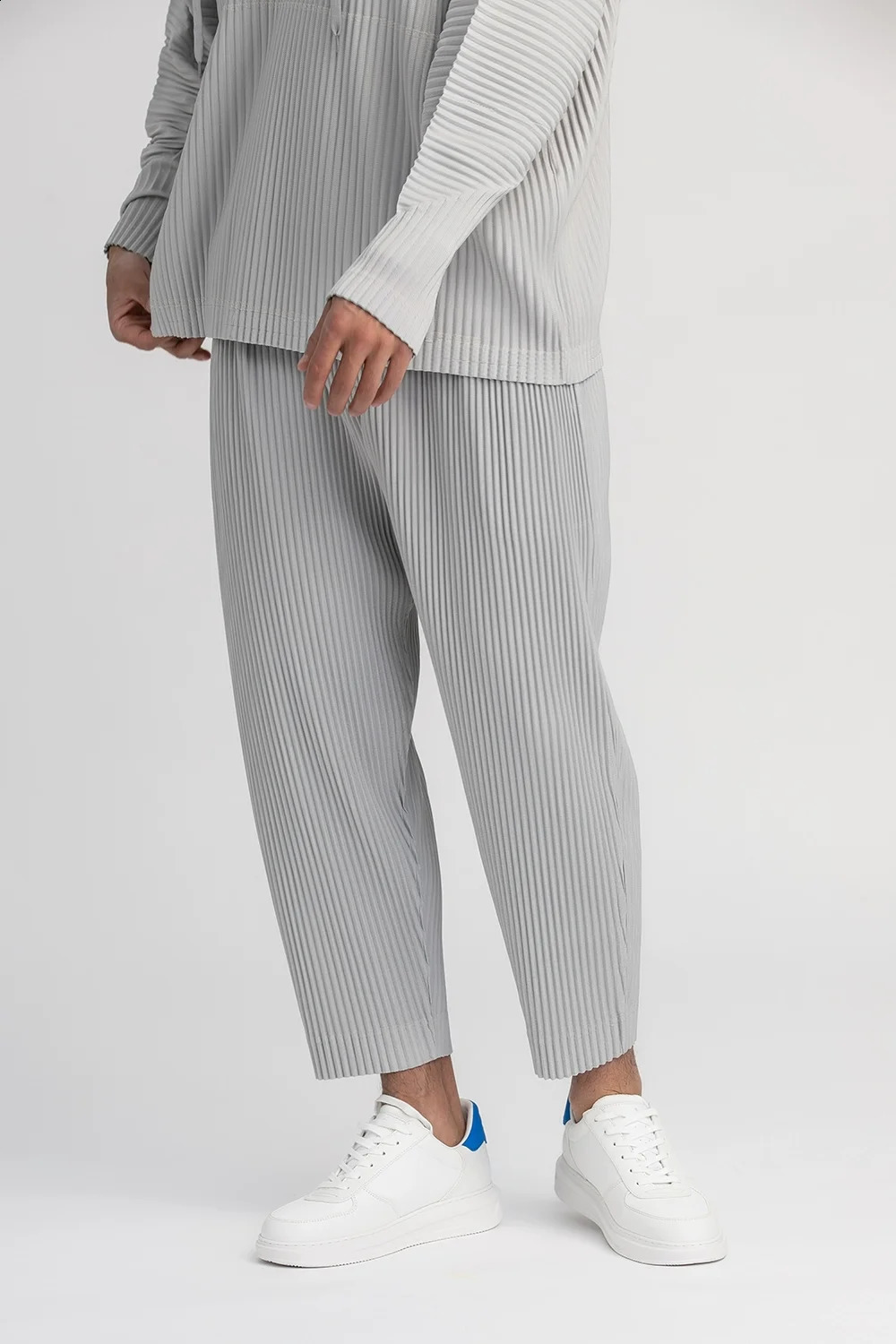 Miyake Pleated Straight Pants Men Clothing Black Pencil Cropped Pants Street Wears Men Japanese Style Ankle Length Pants 240914