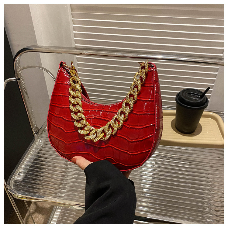 Crocodile patterned chain bag Trendy texture new stone patterned underarm bag fashionable and simple shoulder bag