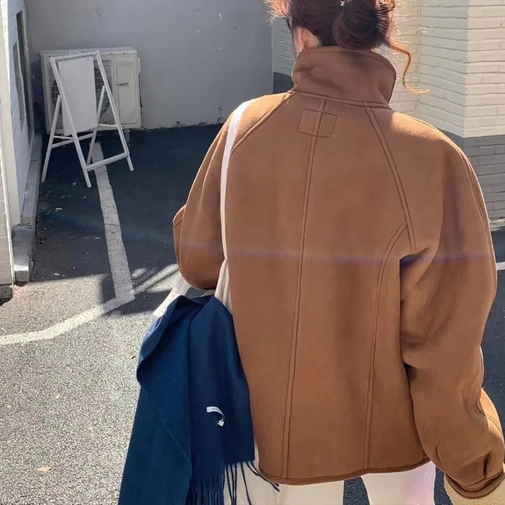 Winter Vintage leather and lamb fur Sheepskin Suede Jacket for Women Single Breasted Plush Coats Full Sleeve Outerwears 240919