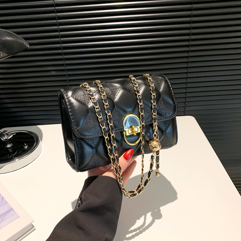 2024 Women's Spring/Summer New Small Square with Advanced and Trendy One Shoulder Underarm Bag