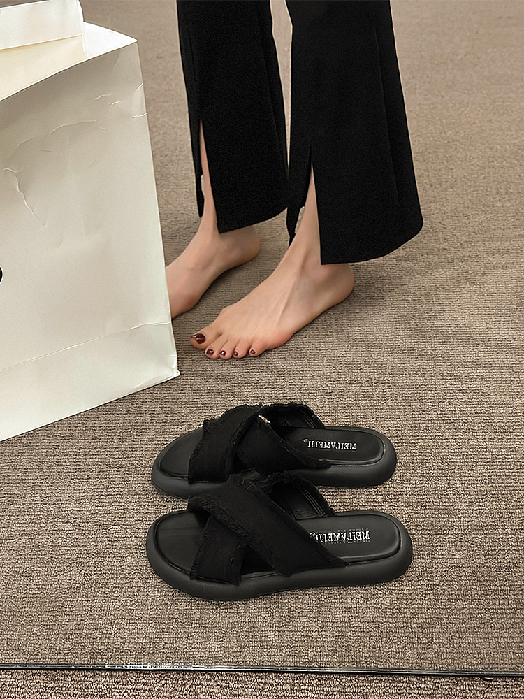 New designer slippers luxury sandals Stepping on feces, thick soled cross slippers for women's summer wear. 2024 new fashionable and versatile fl