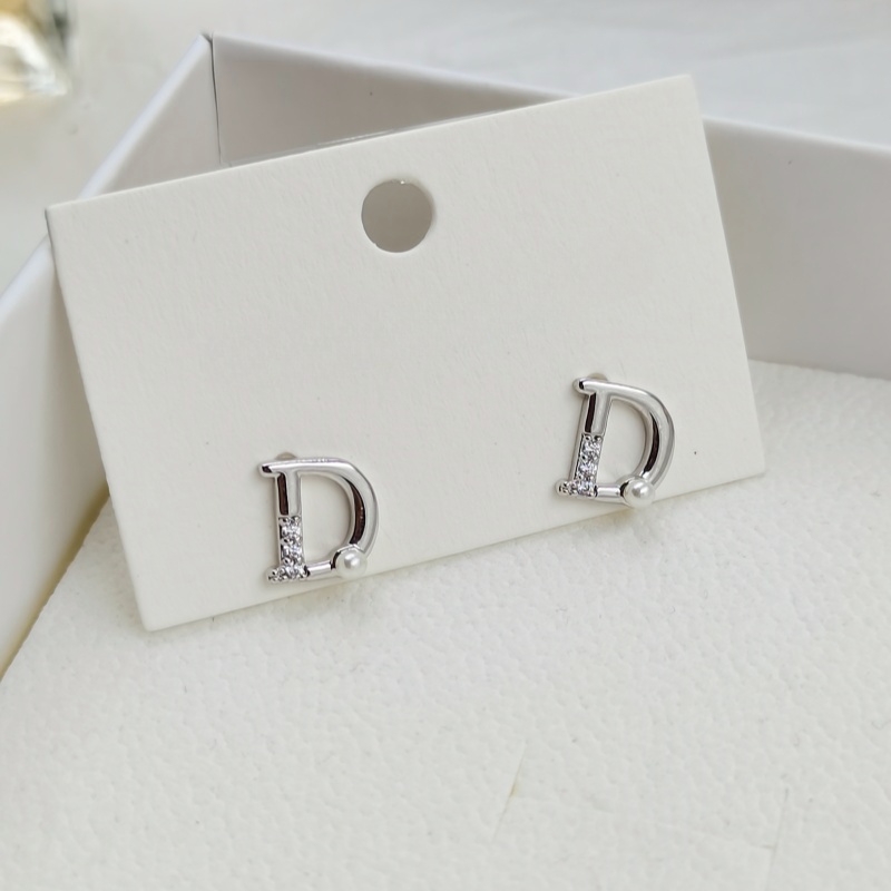 Earring for woman creative letter D earrings with diamonds and pearls senior sense of earrings female fashion personality niche design sense