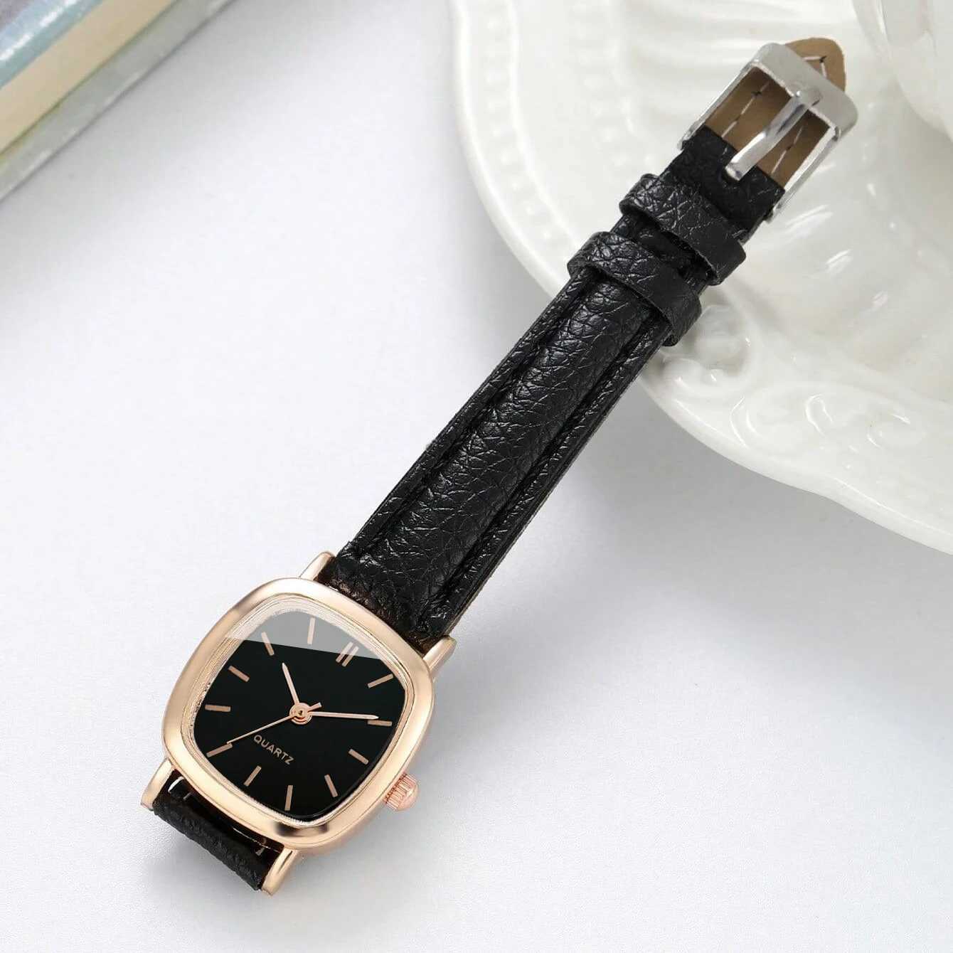 Fashion Women Leather Strap Square Case Quartz Watch Heart BraceletX240923