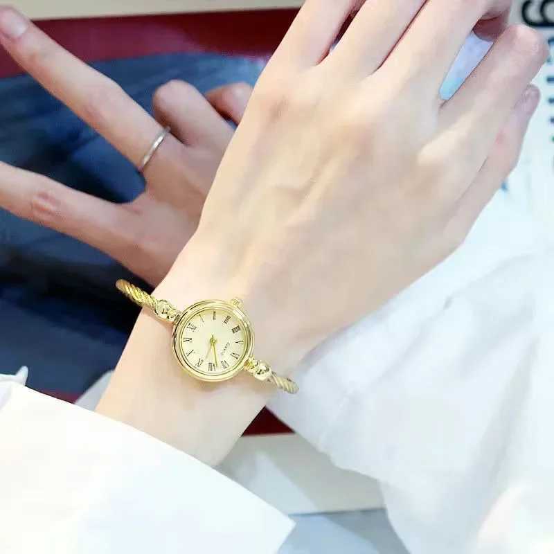 Women Watches Small Gold Bangle Bracelet Watch Stainless Steel Retro Ladies Quartz Wristwatch Fashion Casual Thin Chain WatchesX240923