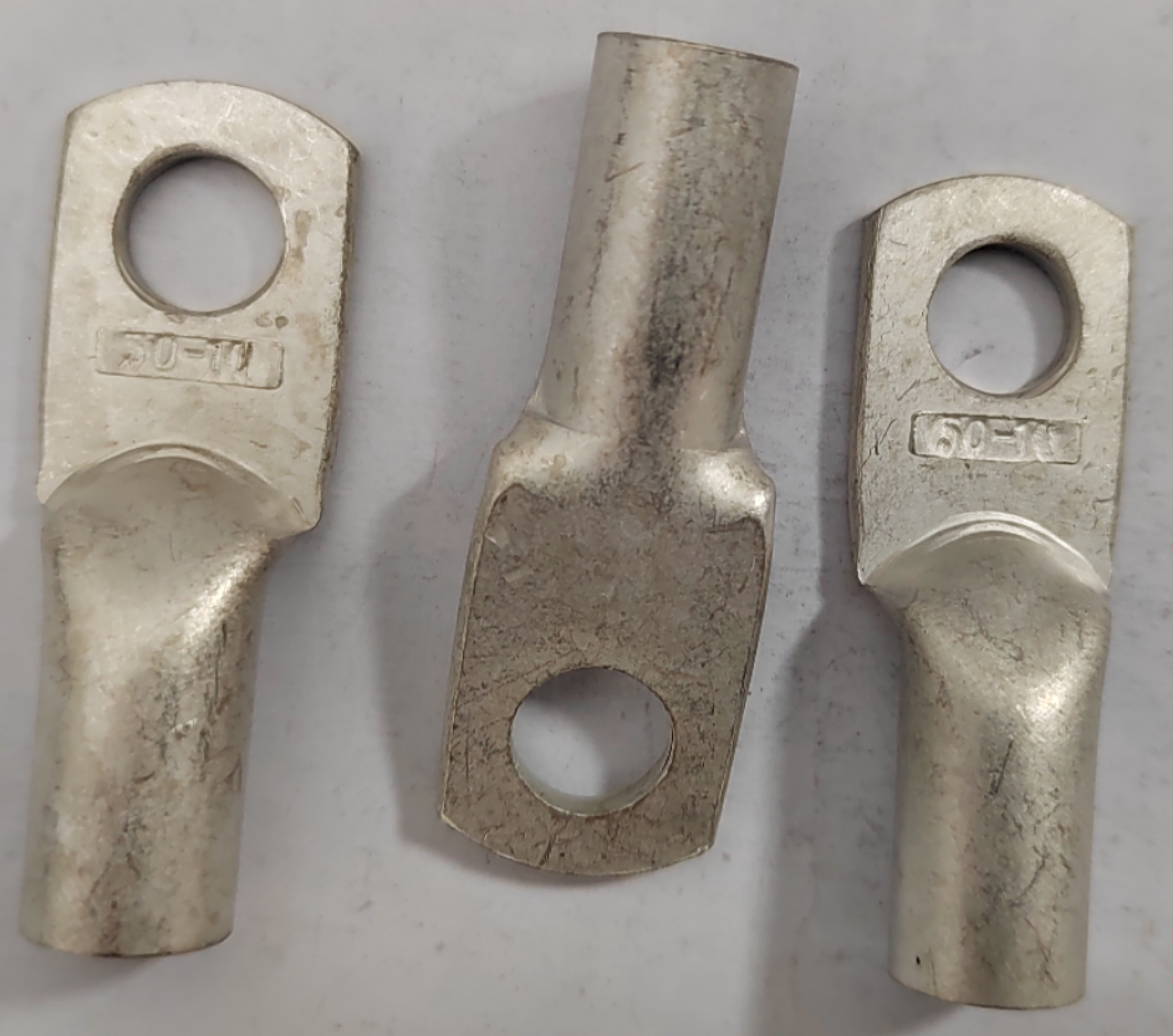 High-Quality Metal Tube Joints with Robust Construction for Industrial Use