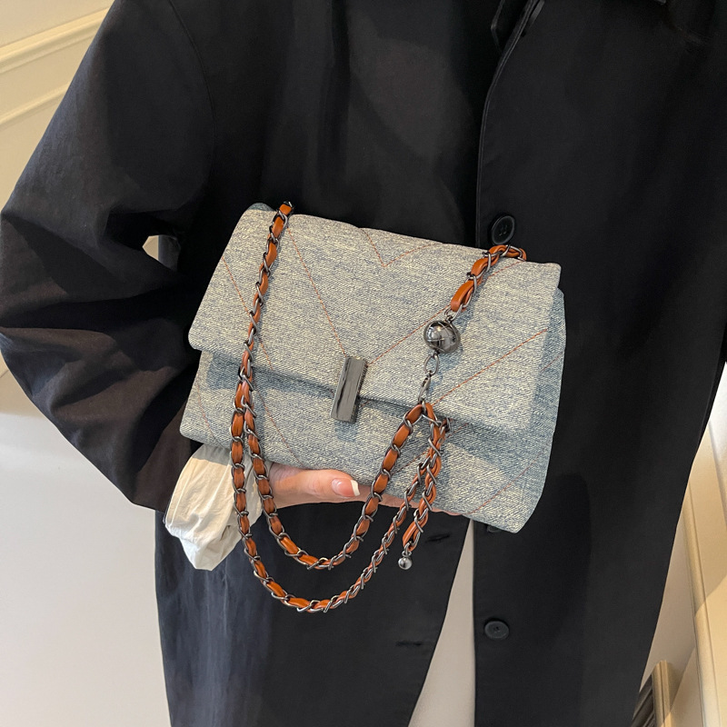 Light Luxury Denim Underarm Women's 2025 New Minimalist Fashion Designer Crossbody Bag Chain Crossbody Plaid Single Shoulder Small Square Bag Min