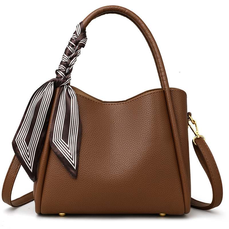 Designer's light luxury high-end texture handbag 2025 new vegetable basket fashion shoulder bag crossover bucket bag with zipper crossbody bag