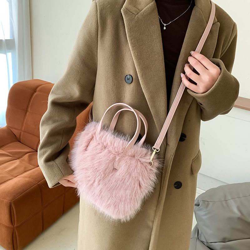 2025 Autumn And Winter New Women's Casual Handbag Multifunctional Niche Designer High-end Cross-border Plush Bag Women's Fashion Bag