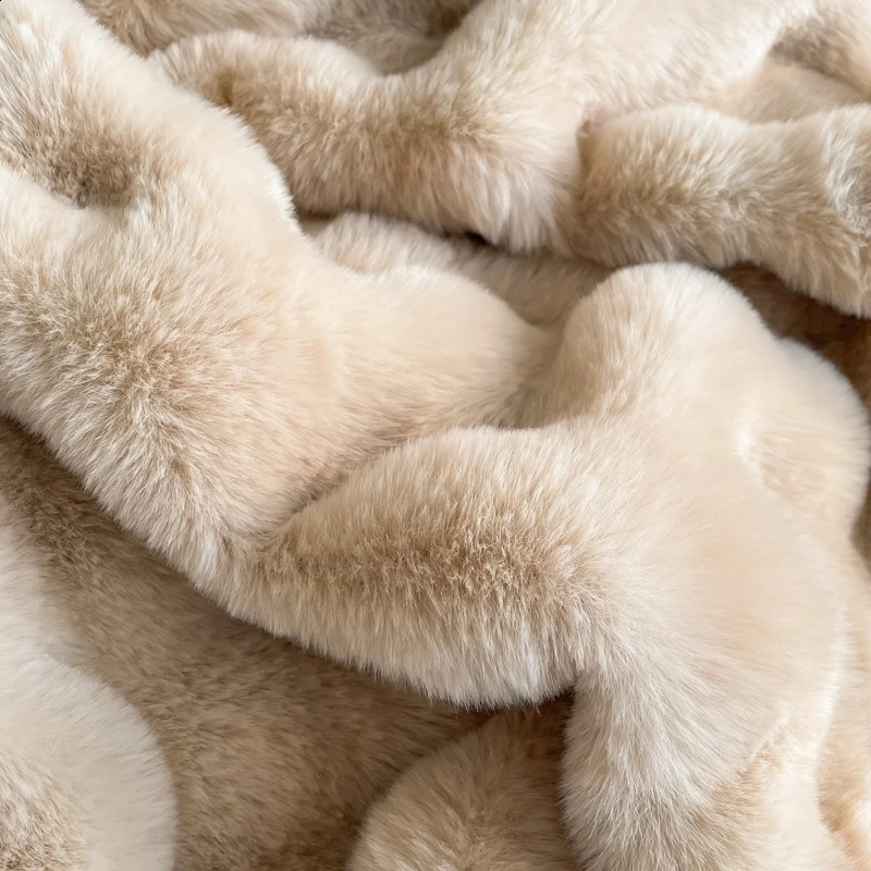 Simulated rabbit fur plush blanket for winter warmth and comfort bedding sofa cover sofa throw blanket 240923