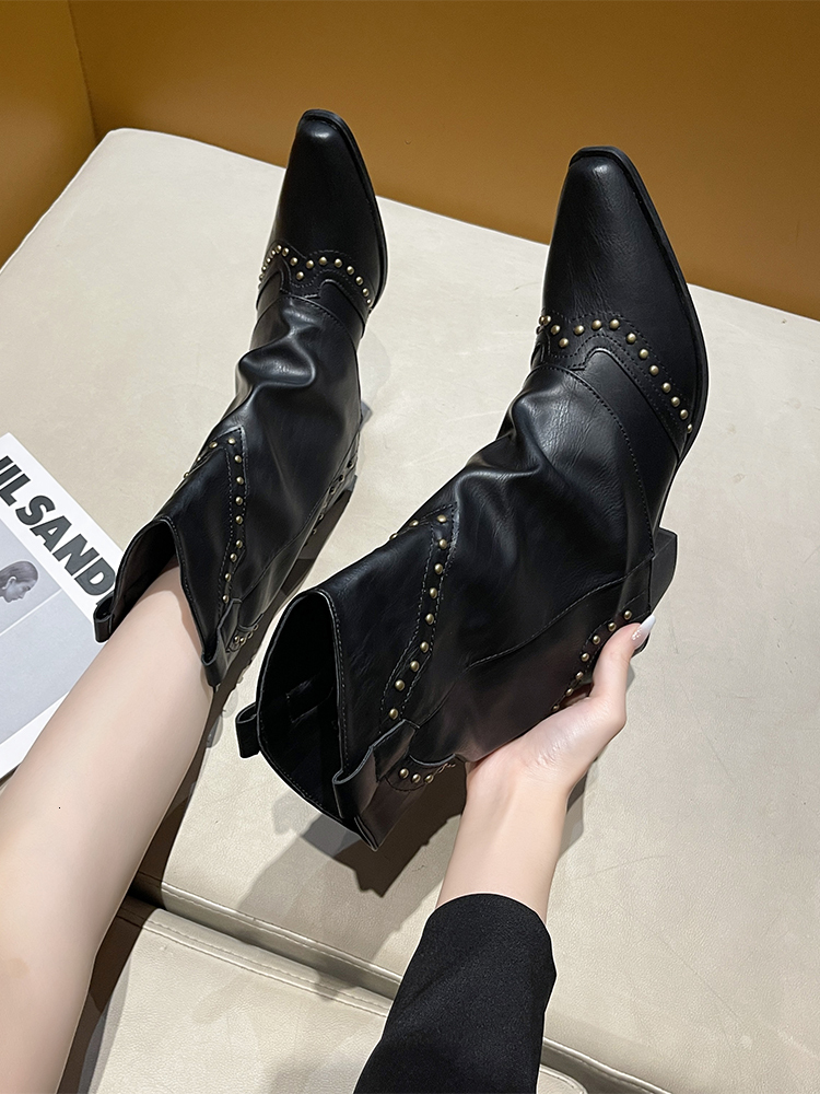 Luxury boot designer Western cowboy thick heeled short for women, 2024 new autumn V-neck knight boots, pointed rivet leg boots