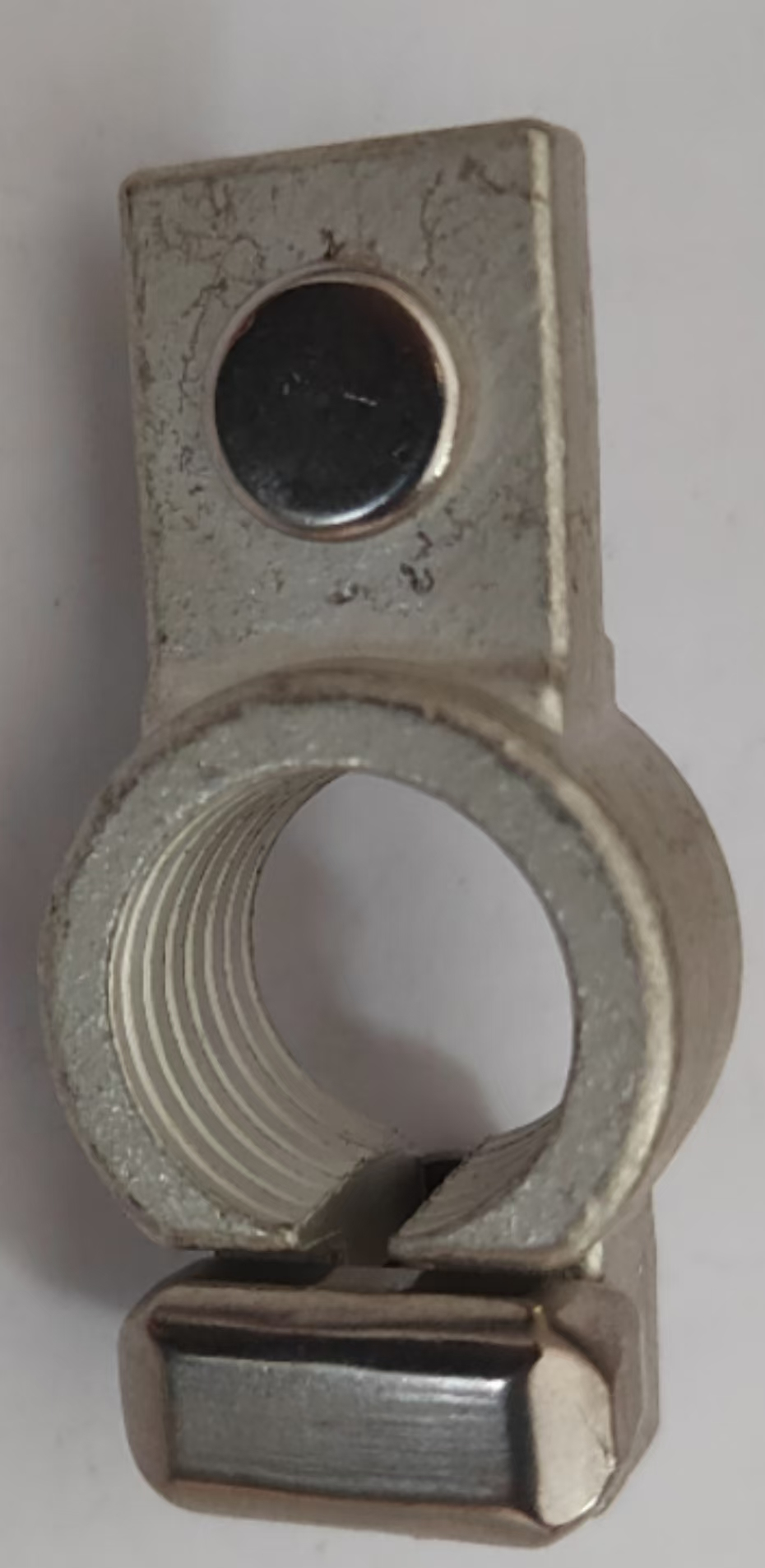 Automotive Positive Battery Clamp Terminals - Reliable Connection Device