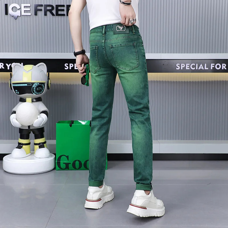 Emerald green jeans mens highend affordable fashion slim fit stretch personality allmatching straight long pants 240921