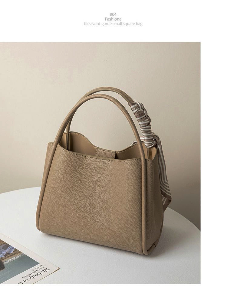 Designer's light luxury high-end texture handbag 2025 new vegetable basket fashion shoulder bag crossover bucket bag with zipper crossbody bag