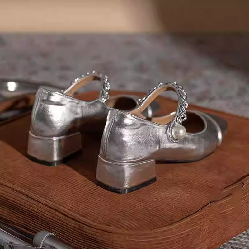 2025 S Fashion Designer Women High Chunky Heel France Gentle Style Vintage Versatile Design Sense Trendy Shoes Triple Sier Free Shipping