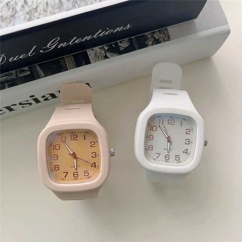 Fashion Women Watches Squartz Dial Watch Women Luxury Ladies Quartz Wristwatches Silicone Female ClockX240923