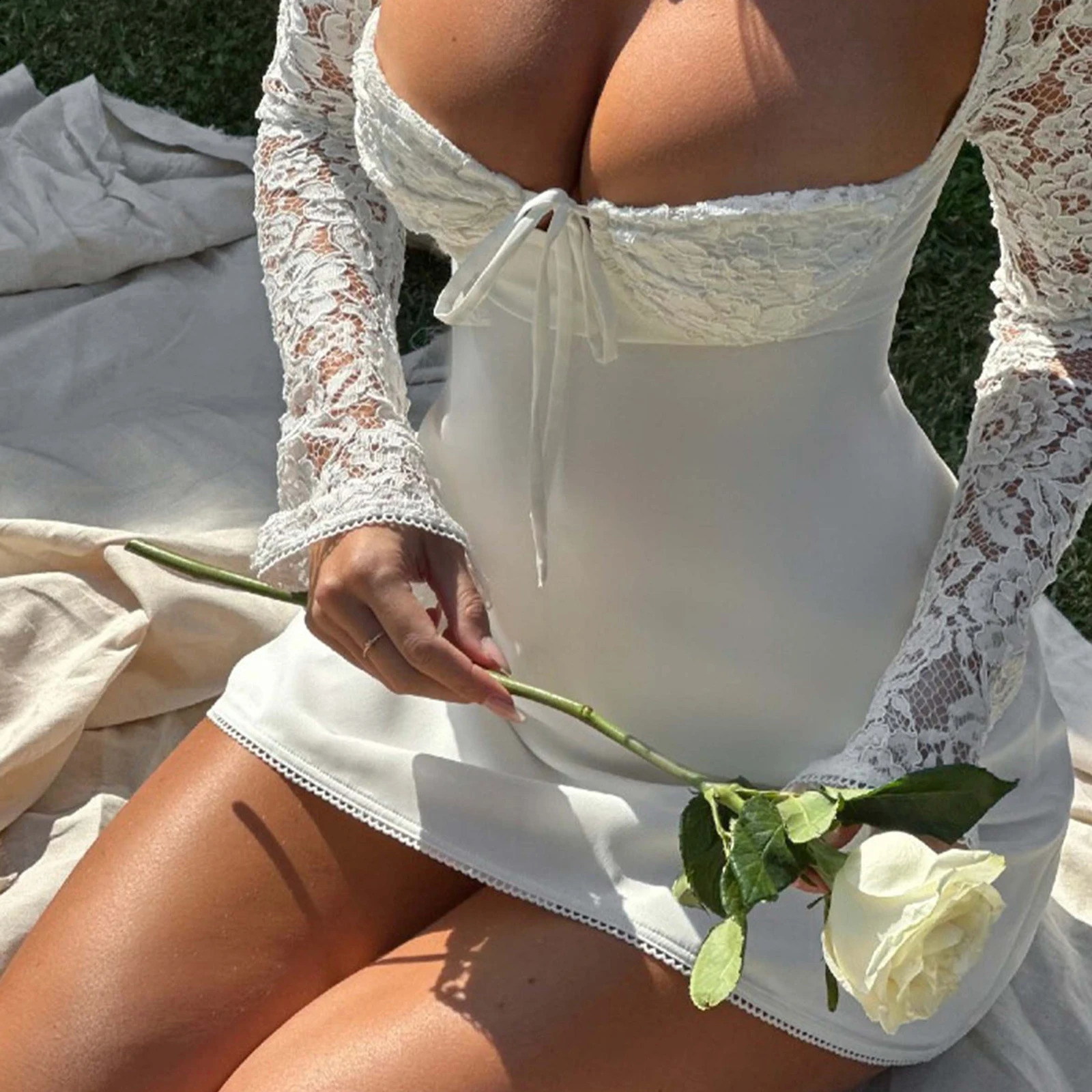 Women Elegant Bodycon Mini Dress Lace Long SlEEve White Dress for Spring Summer Low Cut Back Tie Dress Tunic Dress Party Wear 240921
