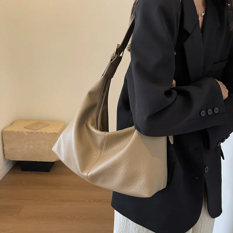 Fashion Simple Large Capacity Shoulder Bags Women Retro Big PU Leather Tote Bag Solid Handbag High-capacity Hobo Bag 240918