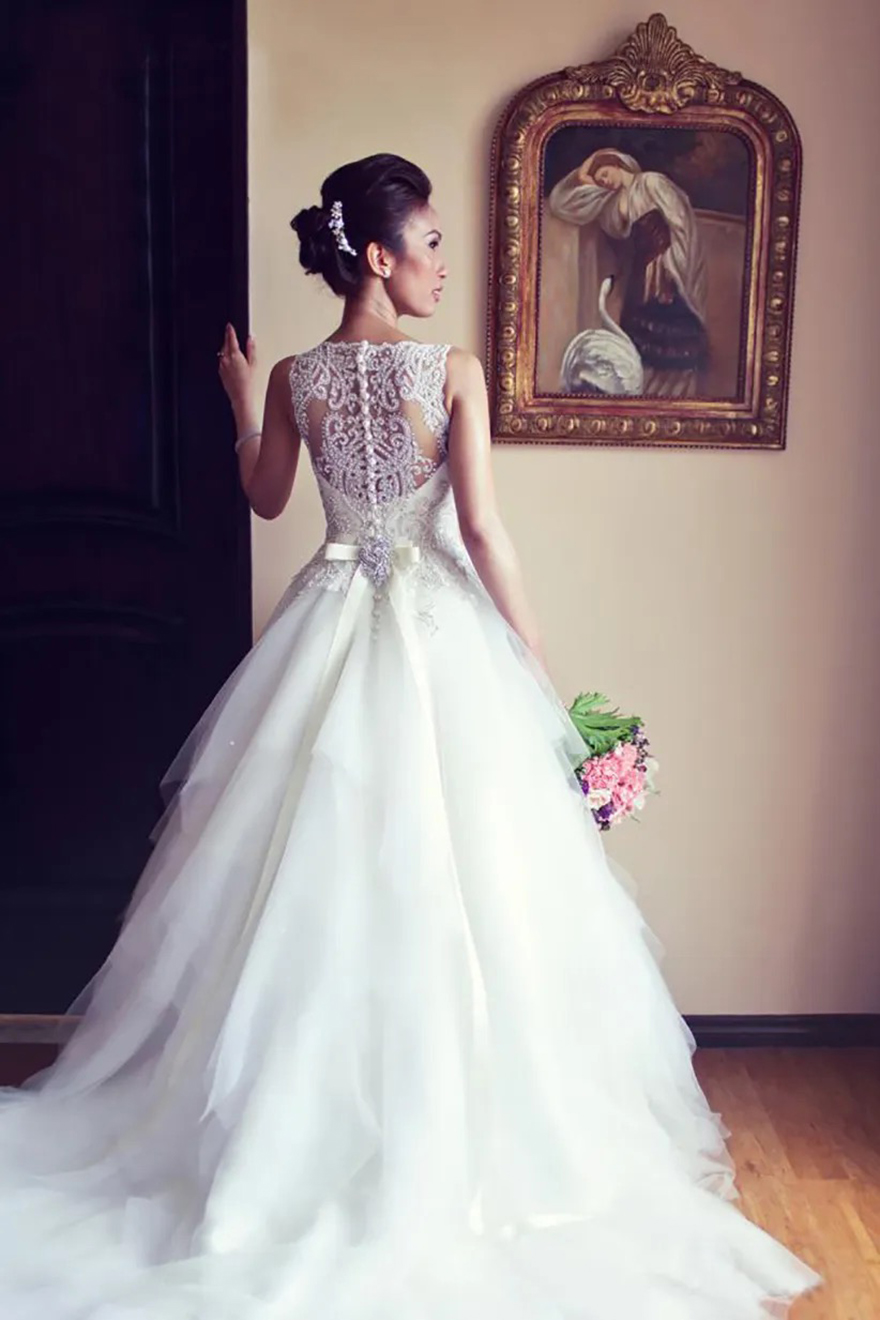 Newest Elegant Sleeveless Crystal Wedding Dresses Fashion White A e Princess Tulle Bridal Gowns Long W1016 High Quality Stunning Top