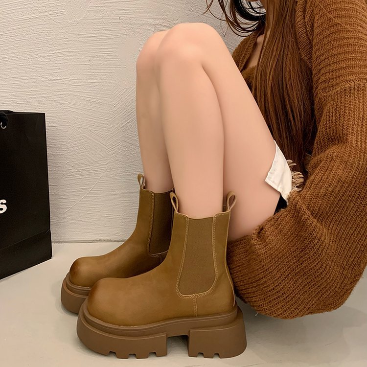 Women's Leather Boots: Stylish & Height-Boosting Chunky Heels in Black 043a