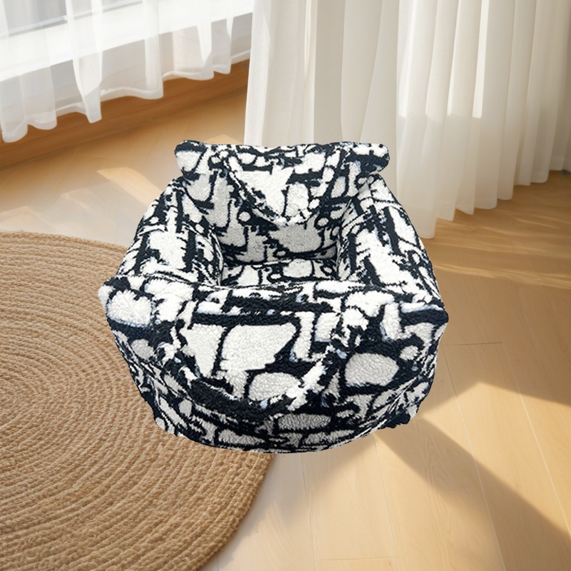 Stylish Dog Car Seat Cover | Durable & Easy Clean Bed for Canine Companions