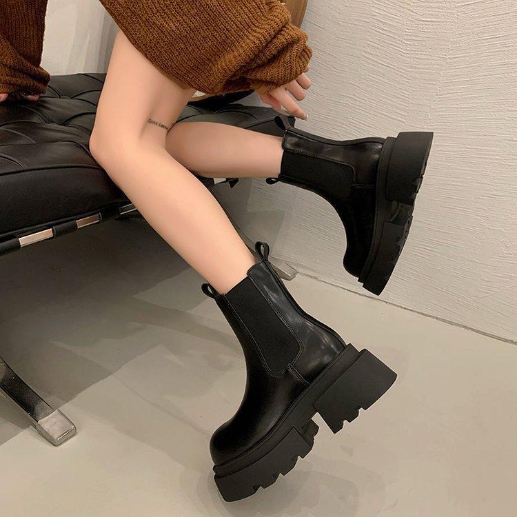 Women's Leather Boots: Stylish & Height-Boosting Chunky Heels in Black 043a