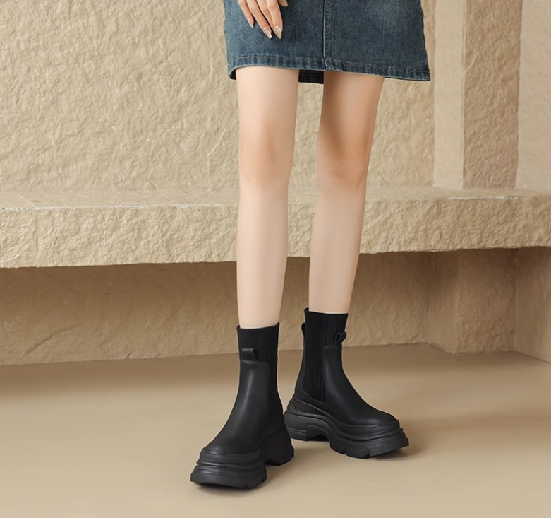 Anti Slip Winter Boots for Women with Thick Sole | Triple Black Khaki 5487