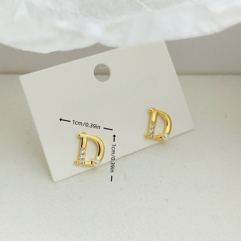 Creative letter D earrings 925 silver pin with diamonds and pearls senior sense of earrings female fashion personality niche design sense