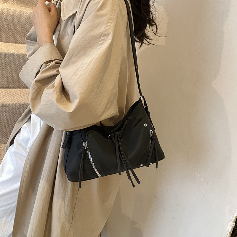 Women's Casual Crossbody Bag Personalized Large Capacity 2025 Autumn/winter New Designer Shoulder Bag Functional Fashionable Design Slanted Pillo