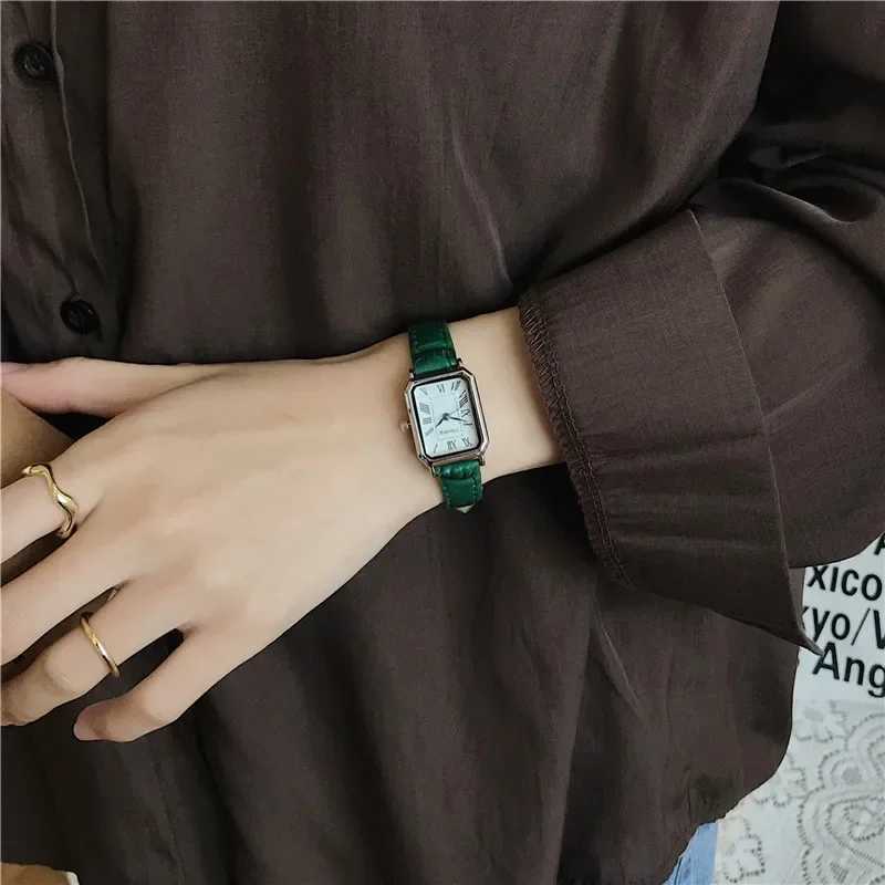 Retro Brown Women Watches Qualities Small Ladies Wristwatches Vintage Leather Bracelet Watch Fashion Brand Female FashionableX240923
