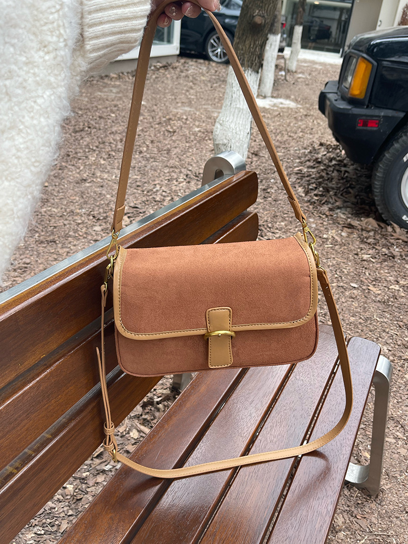 2025 Autumn And Winter Bag New Light Luxury Niche Designer Armpit Bag High-end Texture V-shaped Handbag Brown Women's Crossbody Bag Wallet