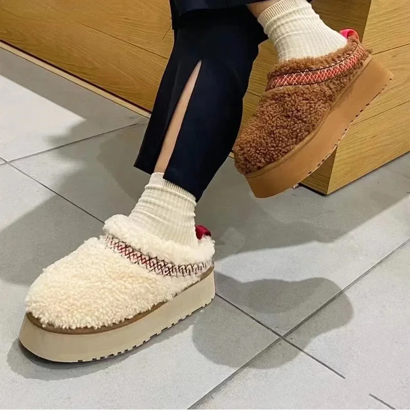 2024 New Women Fur Slippers Ankle Boots Flats Platform Short Plush Warm Flip ps Cotton Shoes Designer Brand Winter Snow Botas 9867 73f6