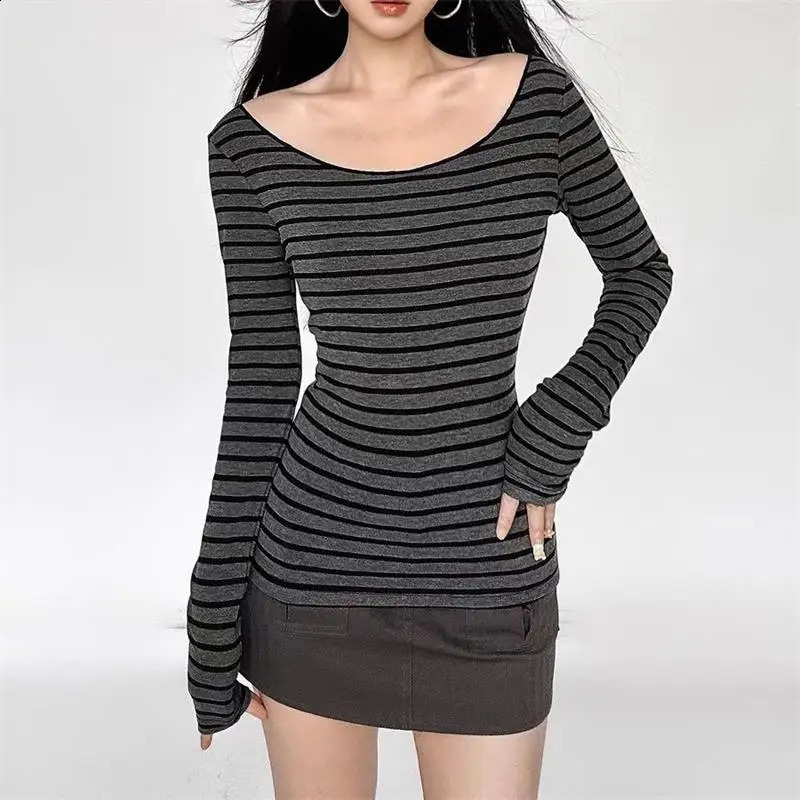 Y2K Grunge Emo 00s Vintage T-Shirt Black Grey Striped Off Shoulder Long Sleeve Jumper Top Chic Women Autumn Retro Goth Tee Shirt 240923