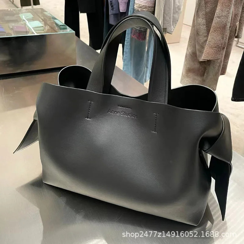 Niche Bow Tote Bag New Designer Leather Casual Commuting Bag One Shoulder Women's Soft Handbag
