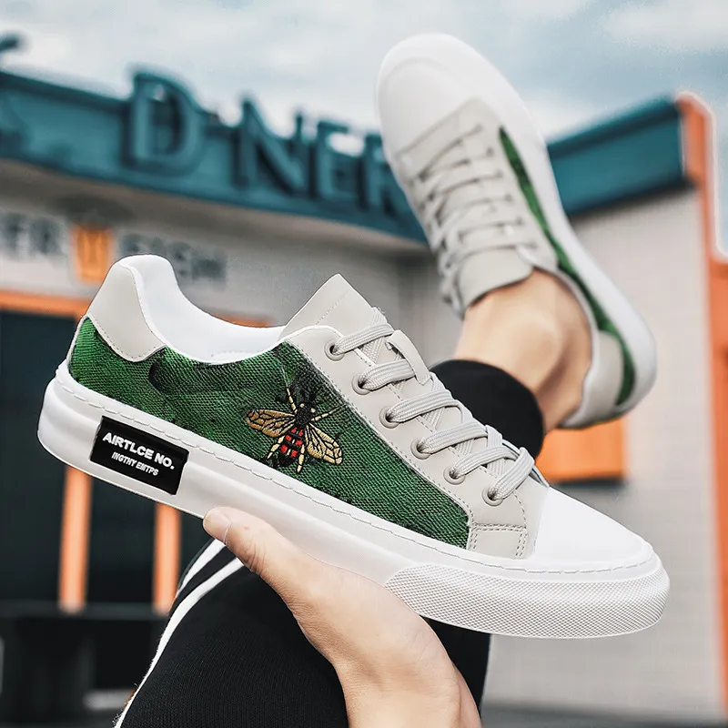 New 2024 Men's Trendy White Casual Breathable Canvas Skate hot Shoes for Winter